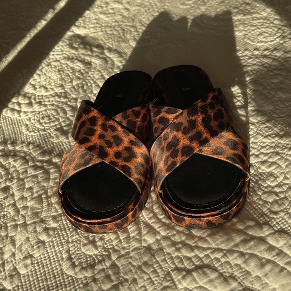 Zara Satin Slides Size 40 - Picture 4 of 11